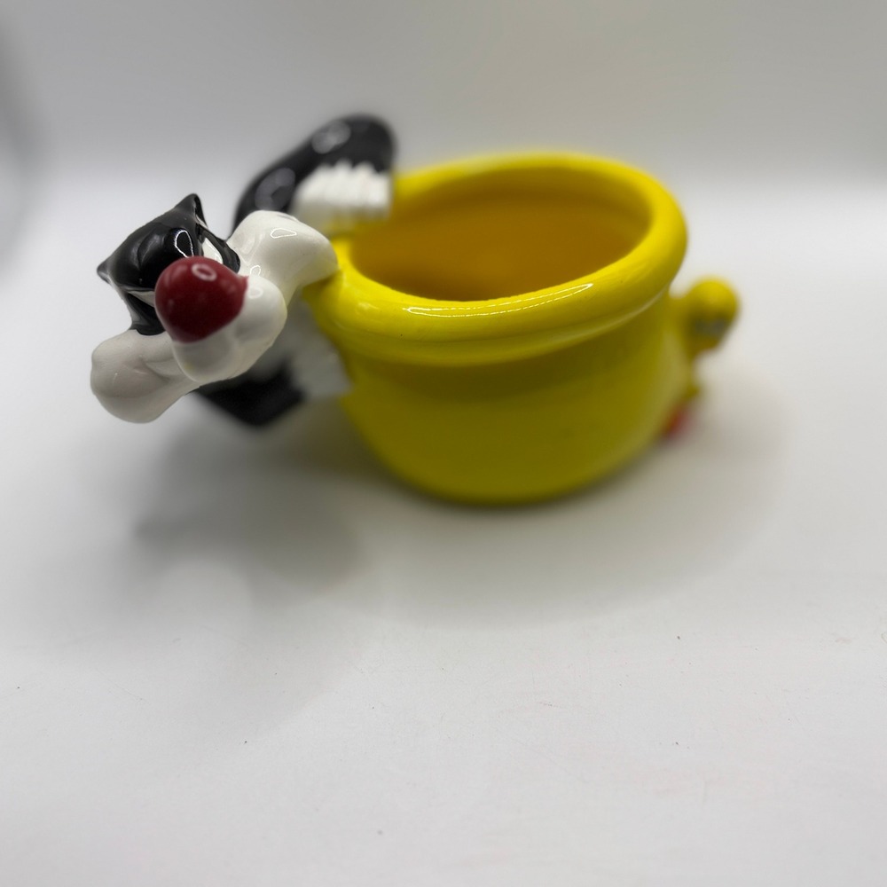 Looney Tunes Sylvester Tweety Bird Ceramic Planter Vintage Cartooncore Decor